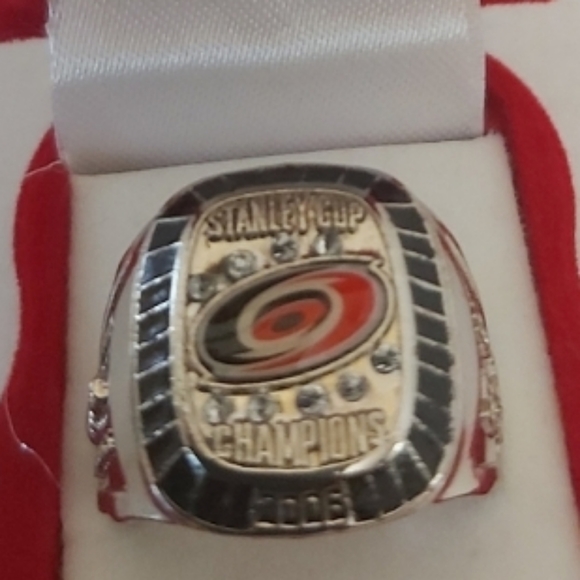 2005 CAROLINA HURRICANES REPLICA STANLEY CUP COMMEMORATIVE RINGS MOLSON CANADIAN - Picture 3 of 8